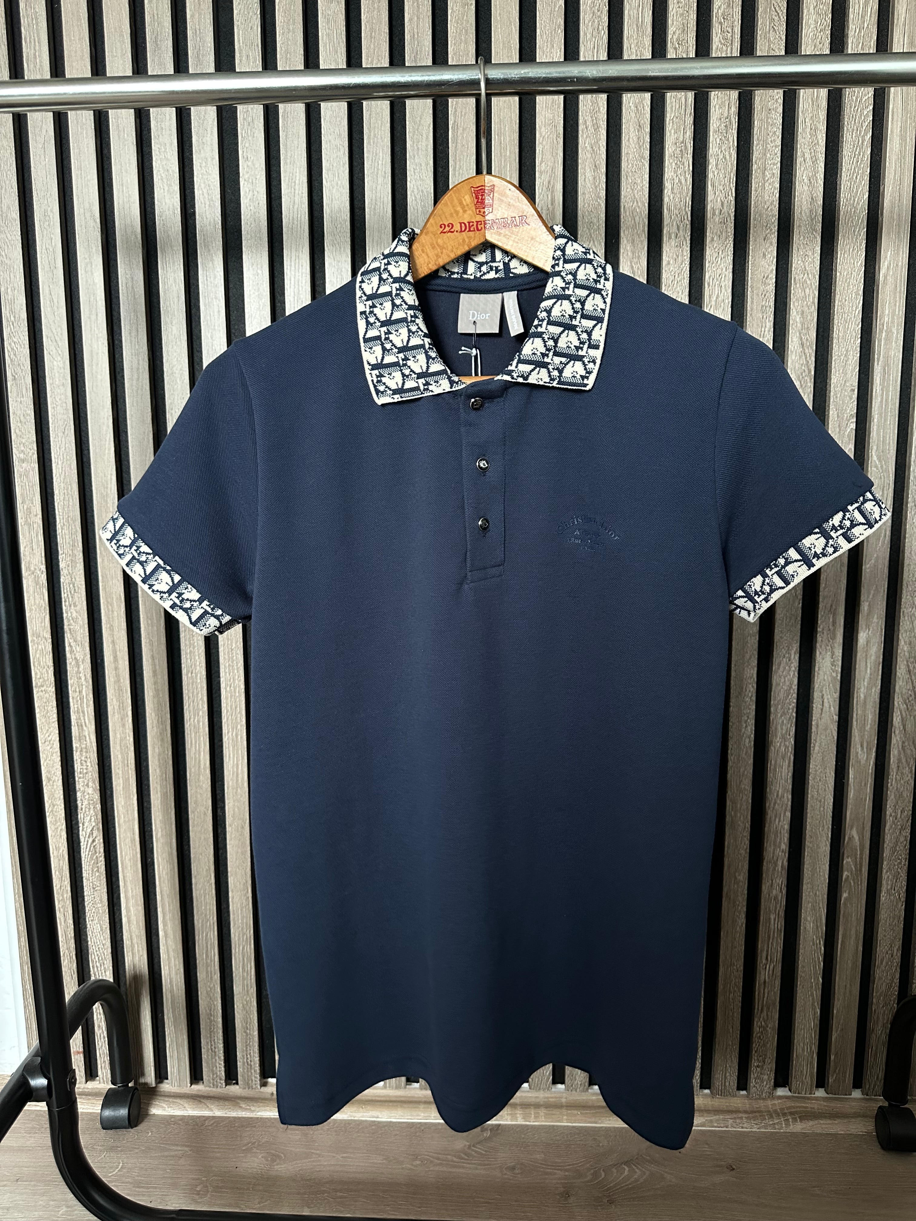Christian Dior majica na kragnu