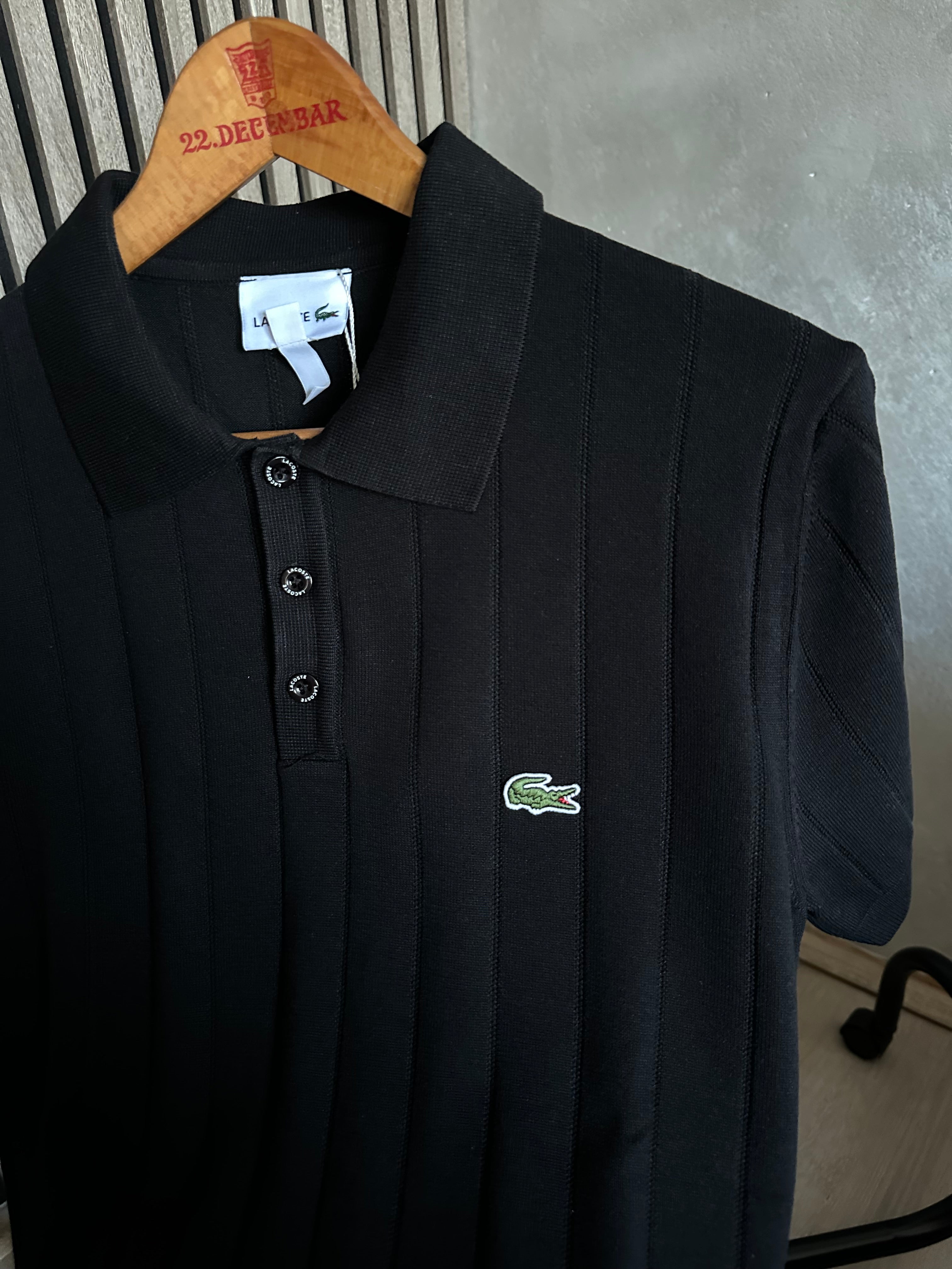 LACOSTE Majica na kragnu (Crna)