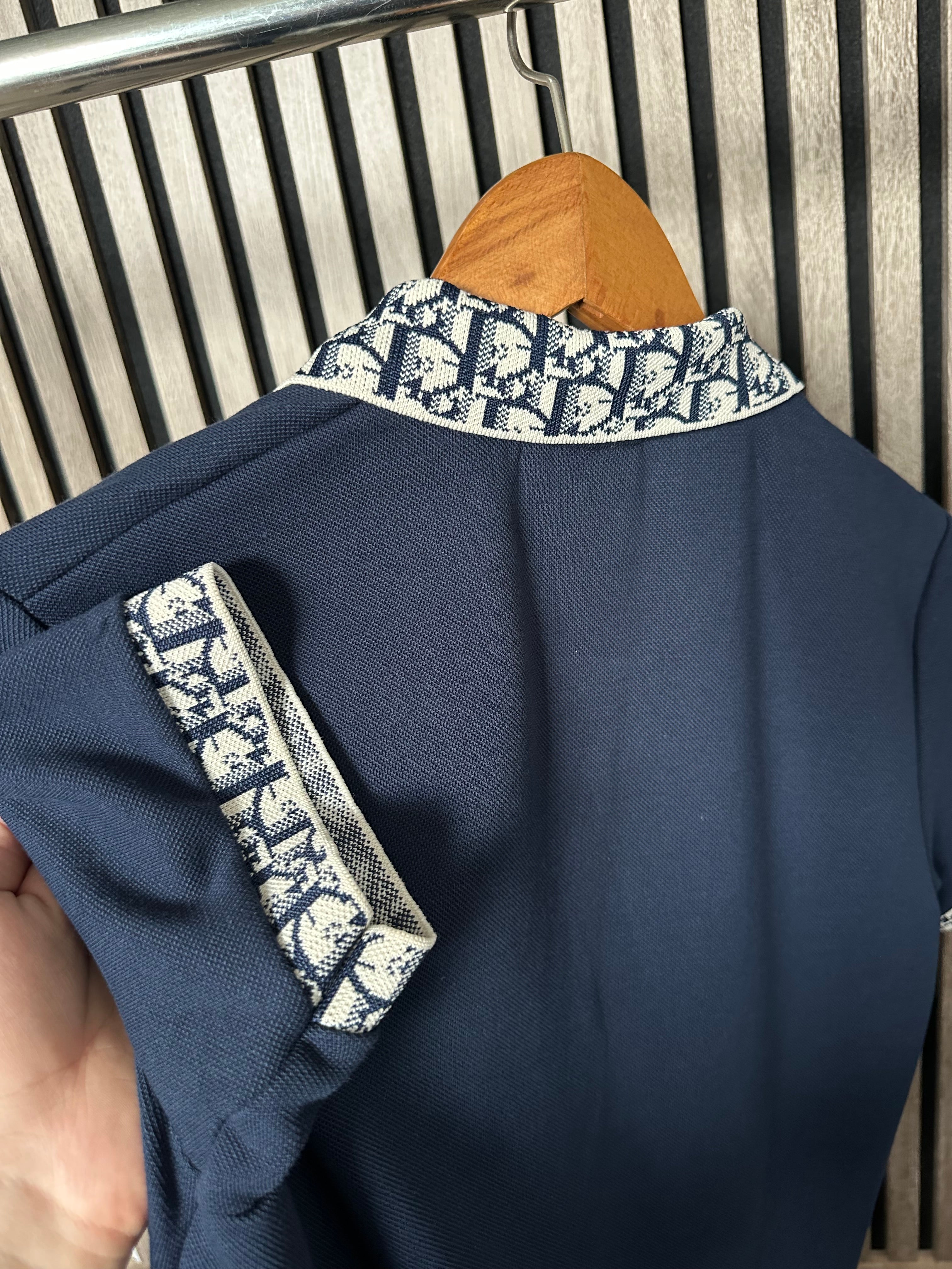 Christian Dior majica na kragnu