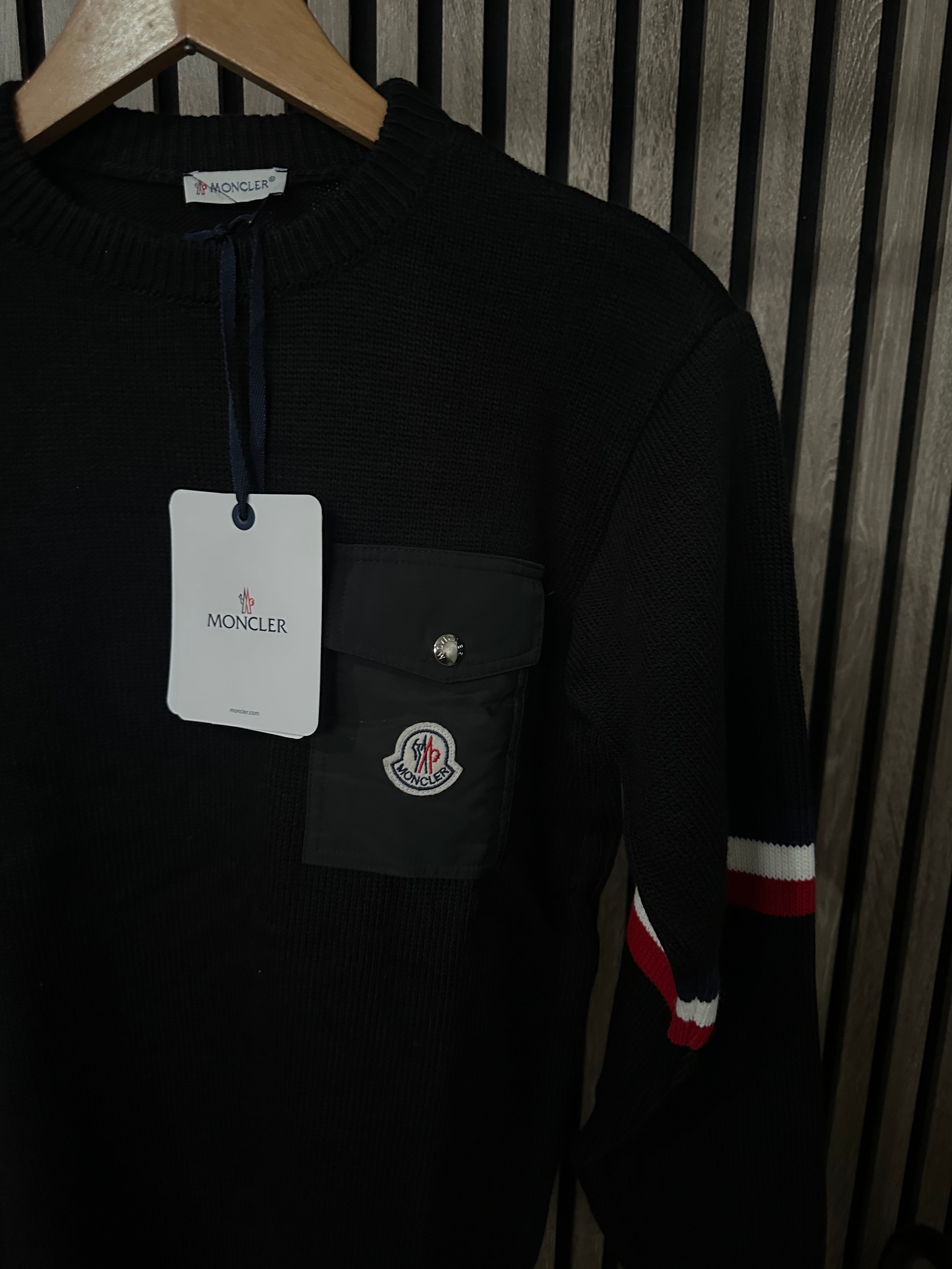 Moncler Crni Duks