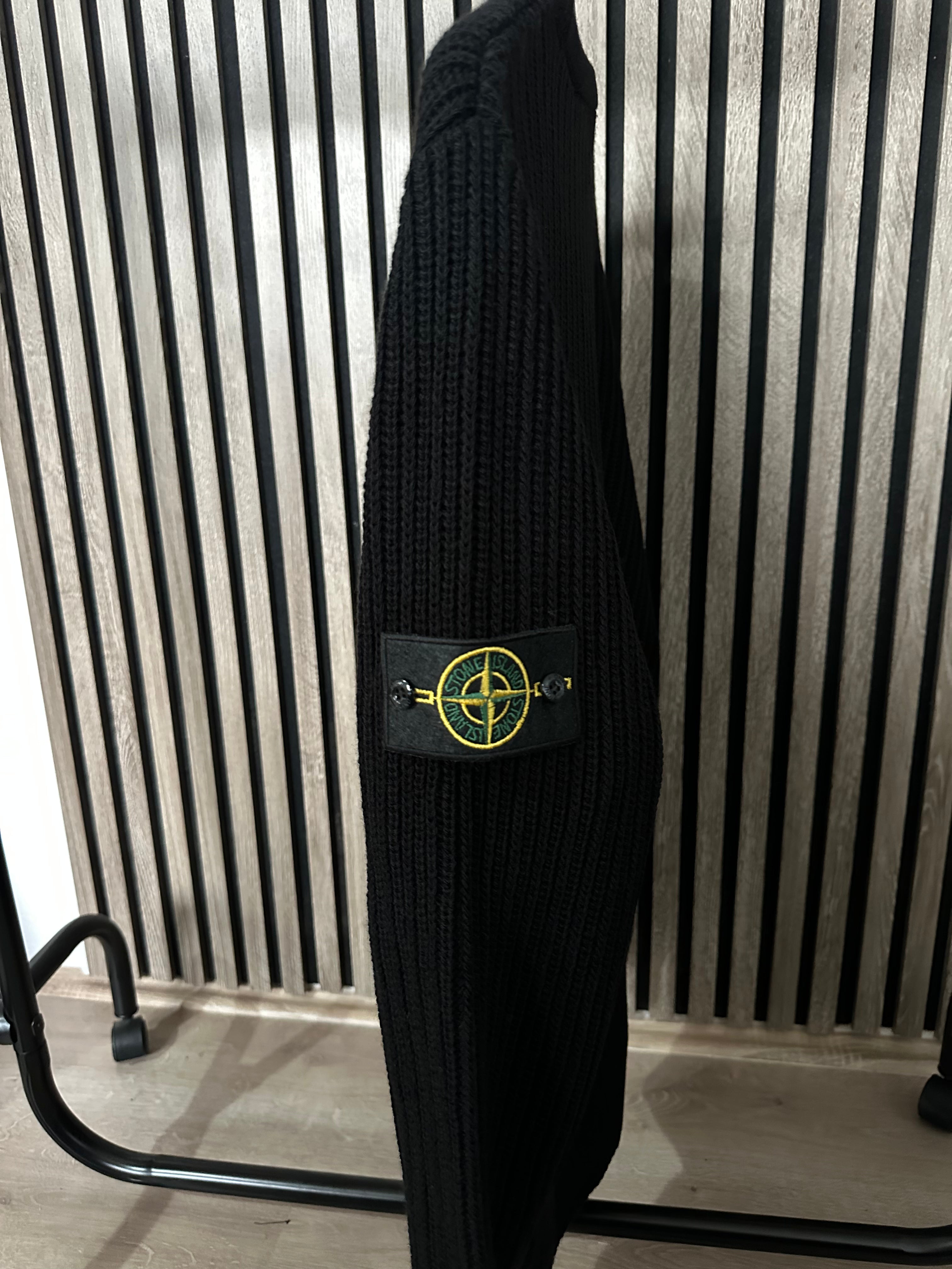 Stone Island Crni Džemper