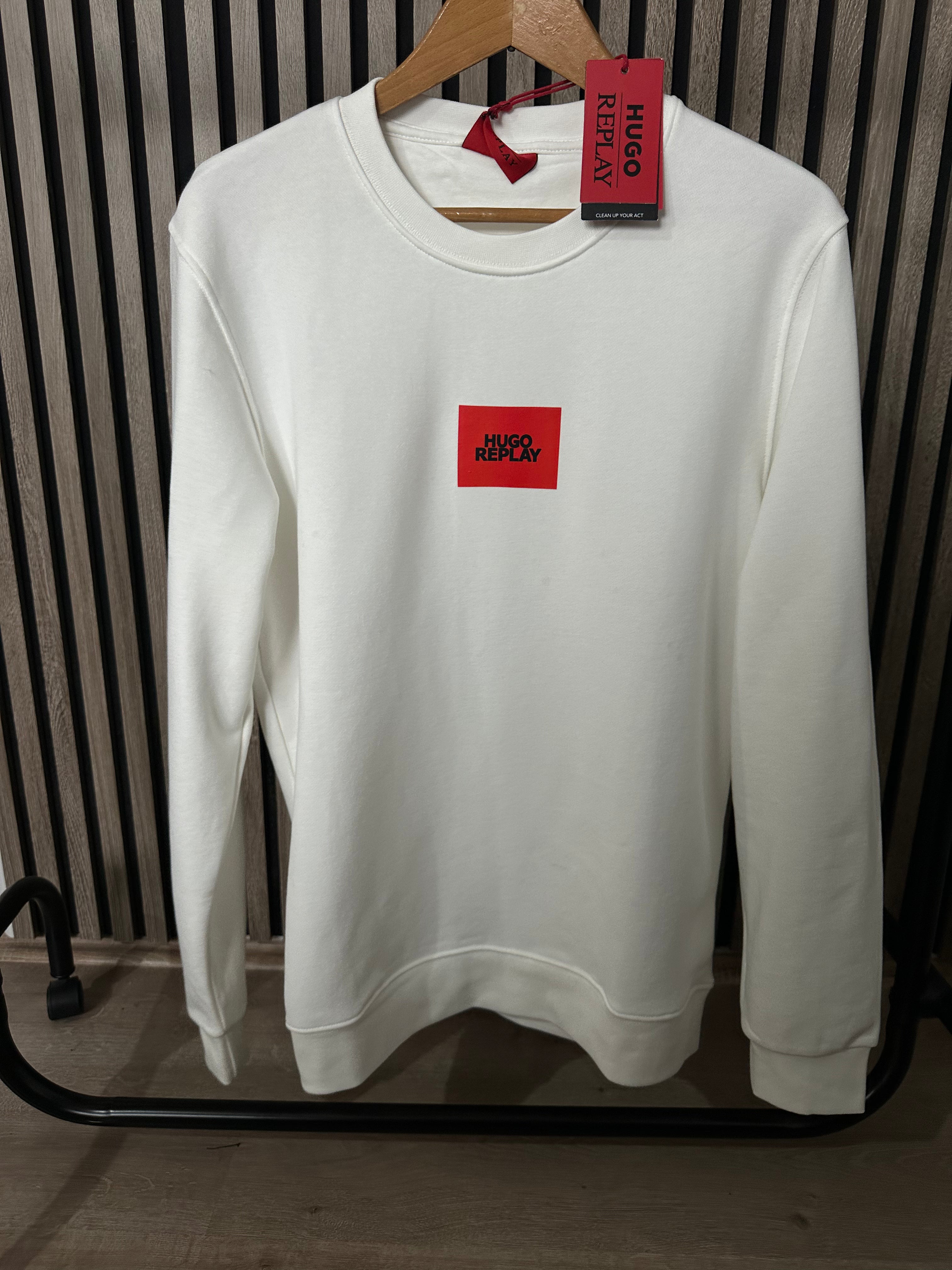 HUGO x Replay Beli Duks