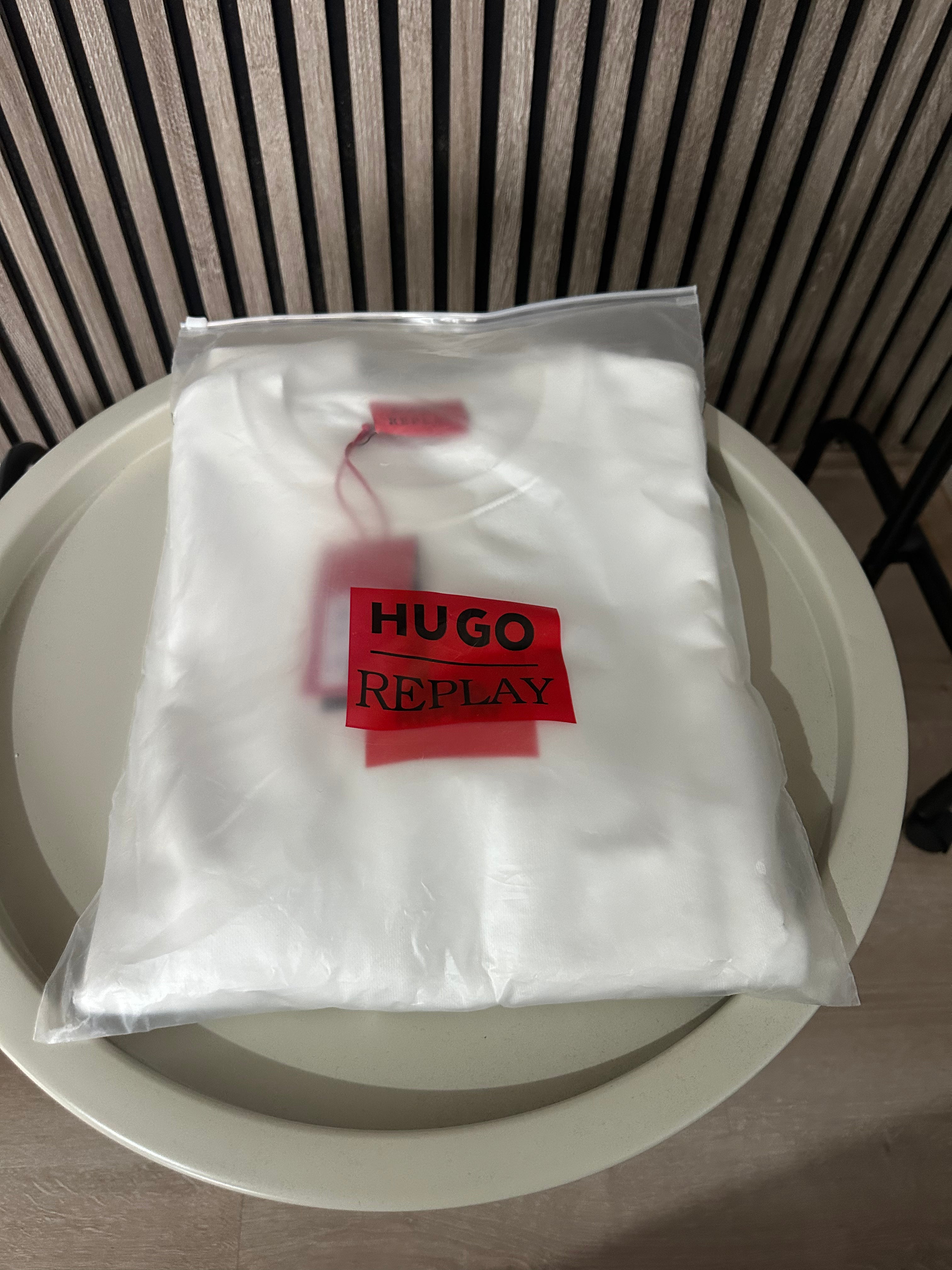 HUGO x Replay Beli Duks