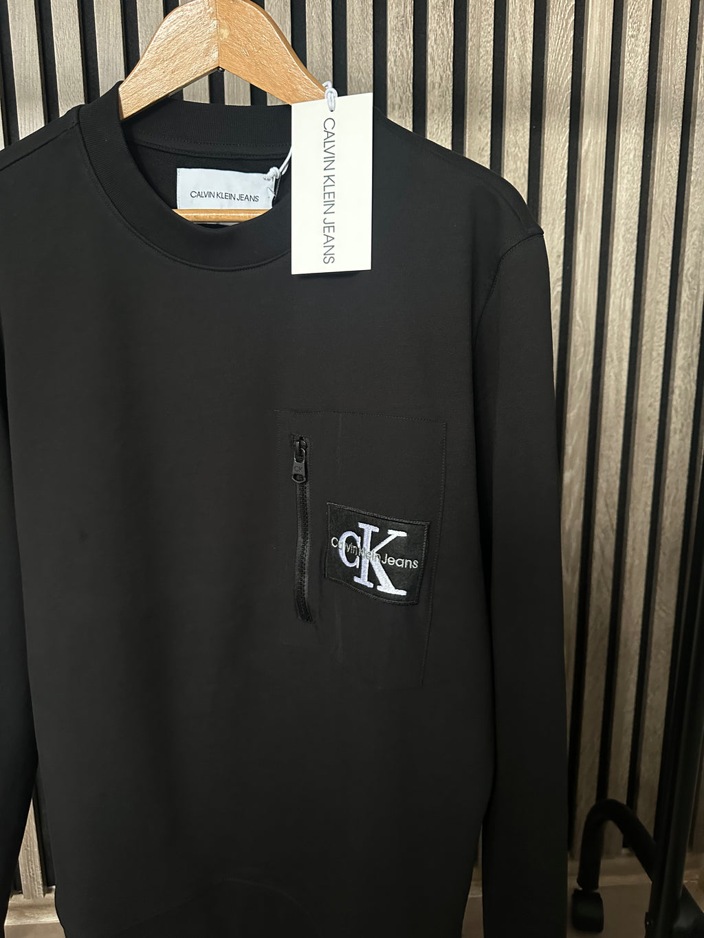 Calvin Klein Crni Duks