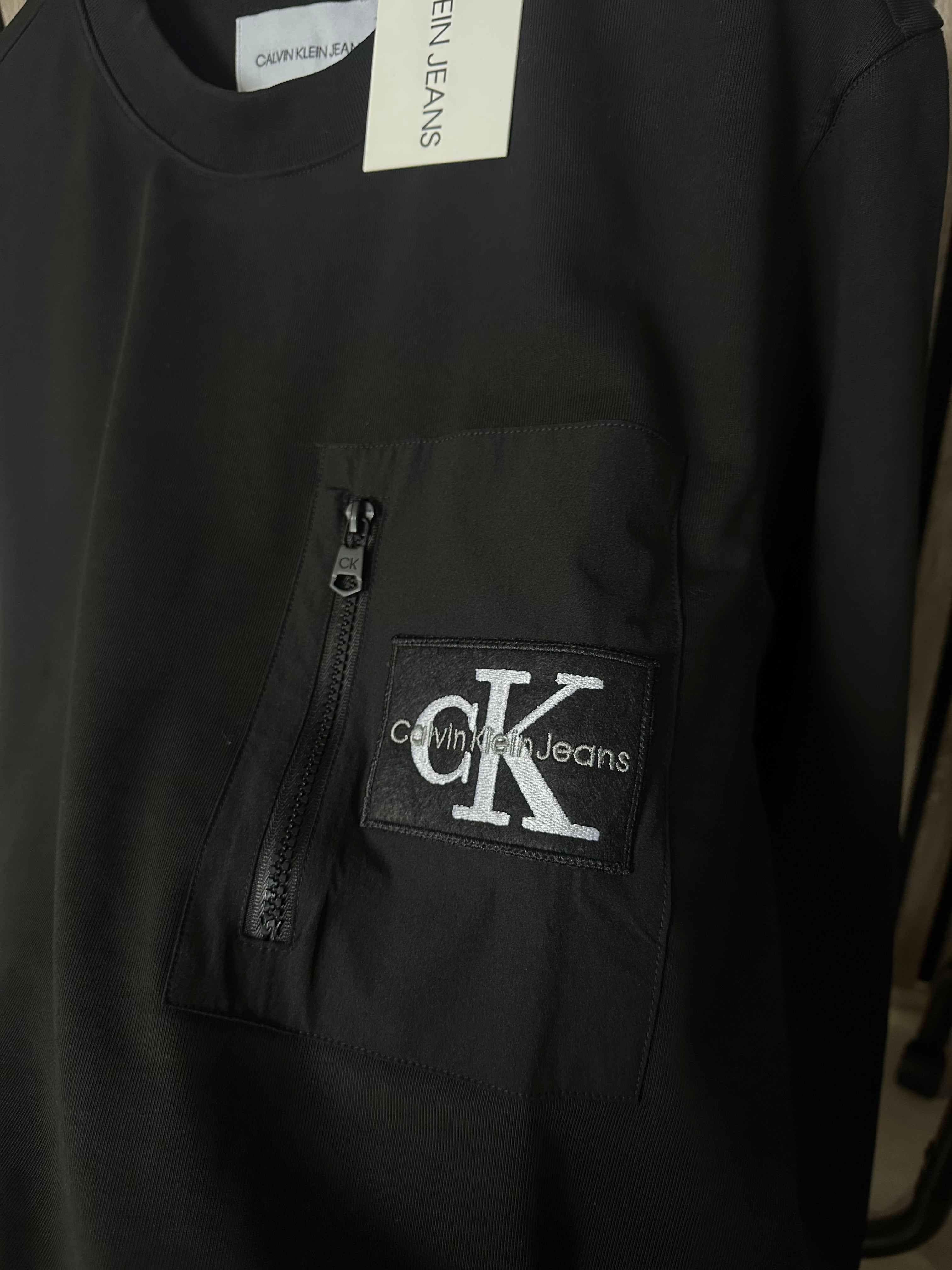 Calvin Klein Crni Duks