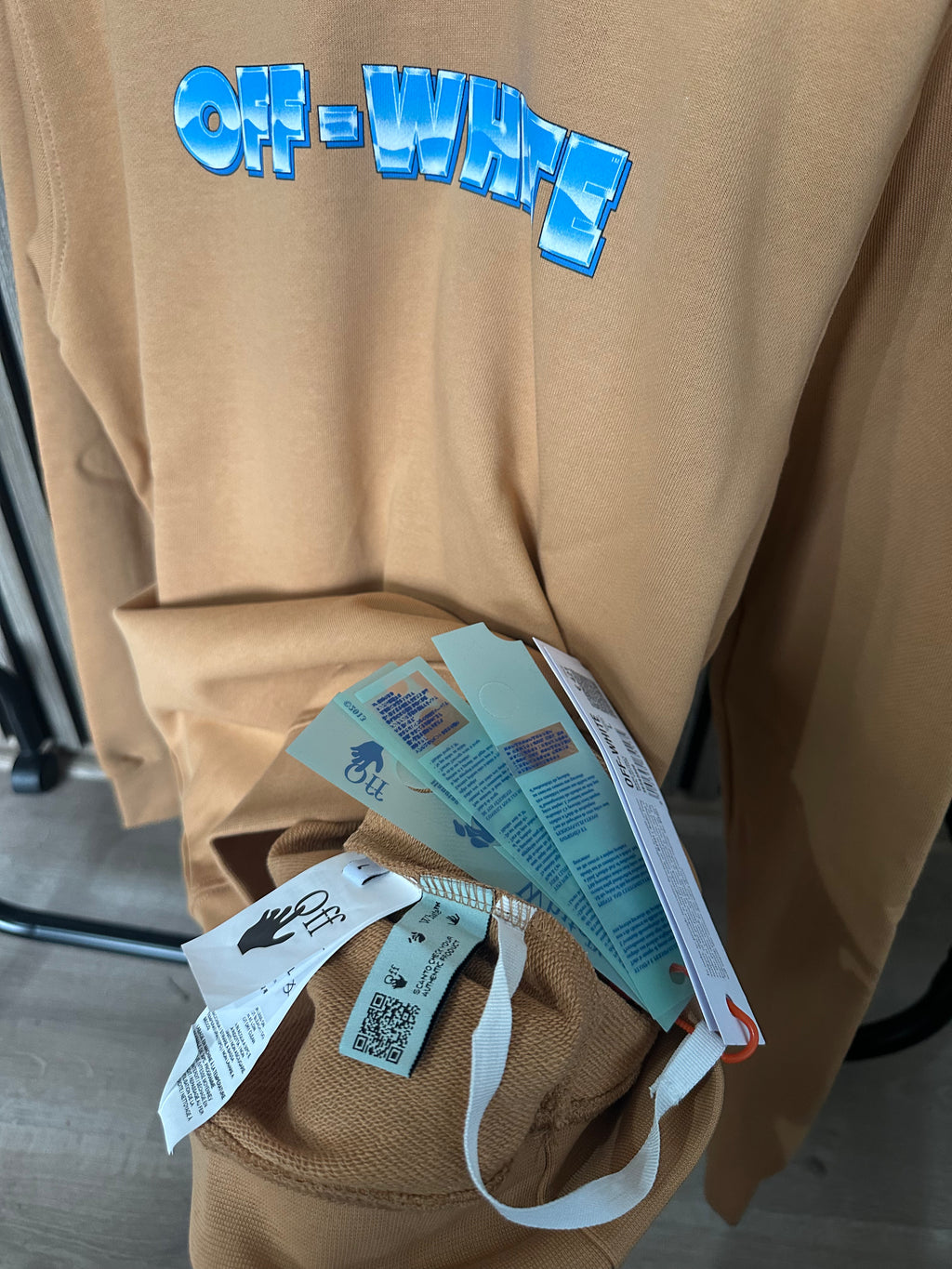 OFF-WHITE Bež Duks